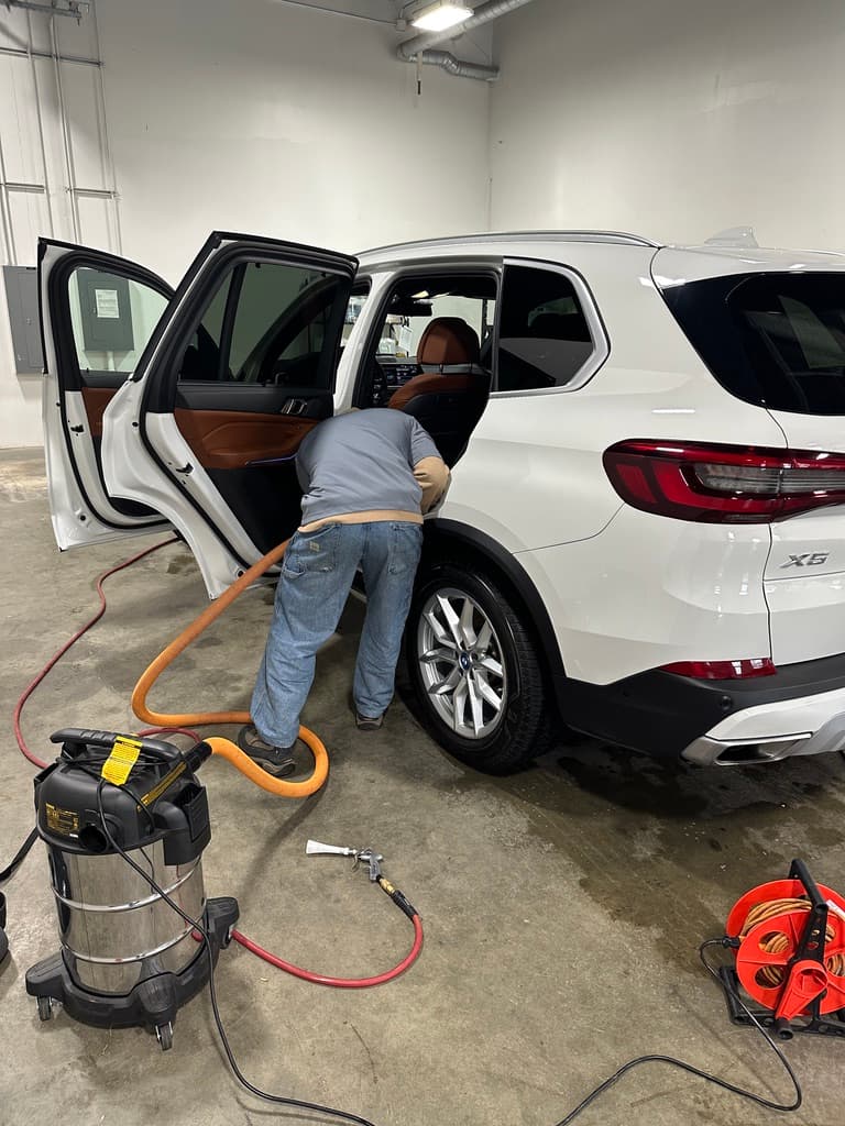 Auto-Reply for Detailing Business: Stop Losing Leads While You're Under a Car